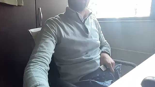 bullyboyy online show from October 27, 2:21 pm