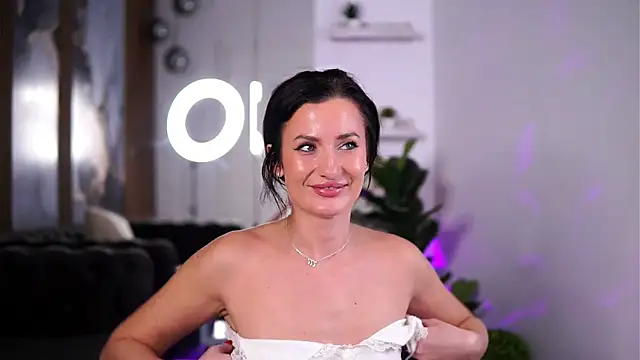 Snapshot of Flirtyy_eve chatting on March 5, 1:28 pm Flirtyy eve online show from March 5, 1:28 pm