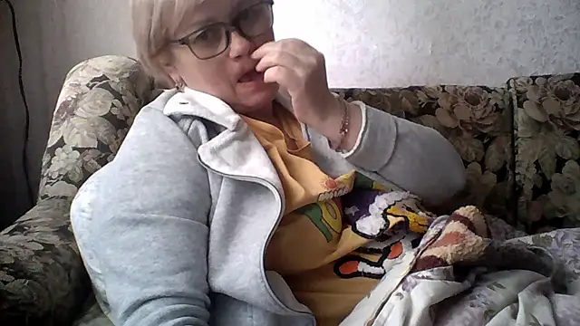 Snapshot of Mayya4321 chatting on April 25, 1:41 pm Mayya4321 online show from April 25, 1:41 pm