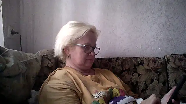 Snapshot of Mayya4321 chatting on June 2, 12:40 pm Mayya4321 online show from June 2, 12:40 pm
