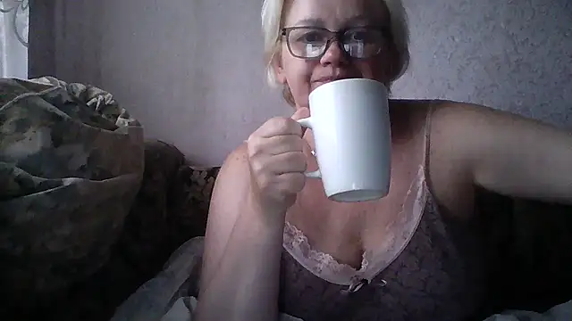 Snapshot of Mayya4321 chatting on June 7, 6:17 am Mayya4321 online show from June 7, 6:17 am