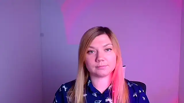 Snapshot of Lola_moree chatting on February 7, 12:28 pm Lola moree online show from February 7, 12:28 pm