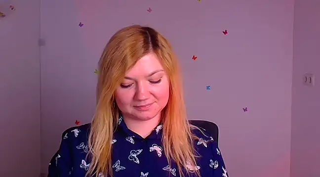 Snapshot of Lola_moree chatting on February 27, 12:45 pm Lola moree online show from February 27, 12:45 pm