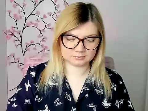 Lola moree online show from April 8, 11:32 am