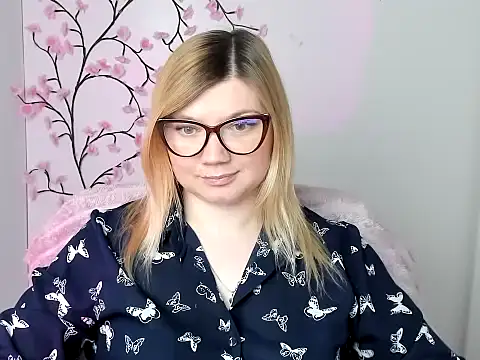 Lola moree online show from April 15, 11:39 am