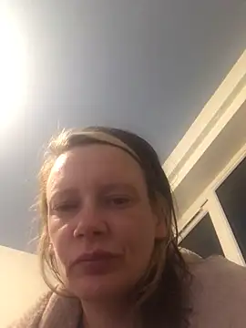 Snapshot of blondey206 chatting on March 19, 4:47 am blondey206 online show from March 19, 4:47 am