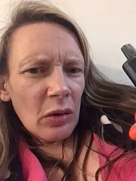 Snapshot of blondey206 chatting on March 5, 7:15 am blondey206 online show from March 5, 7:15 am