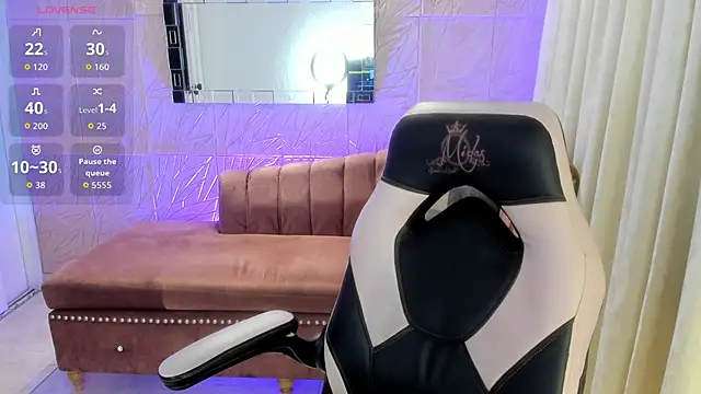 miss isabella m online show from April 10, 1:38 pm