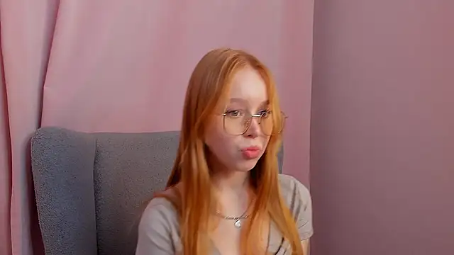 Snapshot of DarylBody chatting on February 6, 9:49 pm DarylBody online show from February 6, 9:49 pm