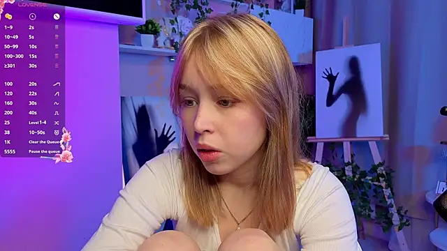 Snapshot of DarylBody chatting on November 26, 5:36 pm DarylBody online show from November 26, 5:36 pm