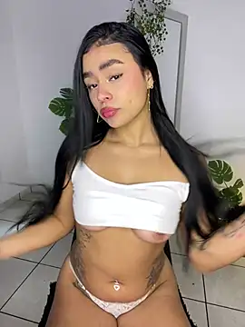 Snapshot of meli_ortiz_ chatting on July 28, 4:39 pm meli ortiz online show from July 28, 4:39 pm
