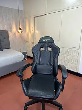 Snapshot of Hadley_ chatting on January 28, 3:47 am Hadley online show from January 28, 3:47 am