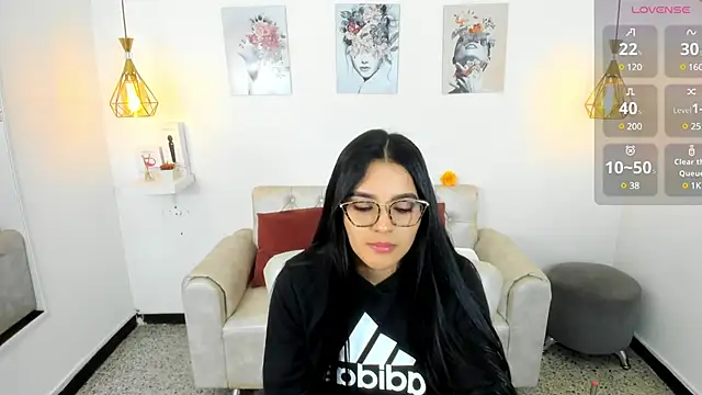 Snapshot of Hadley_ chatting on February 6, 3:48 am Hadley online show from February 6, 3:48 am