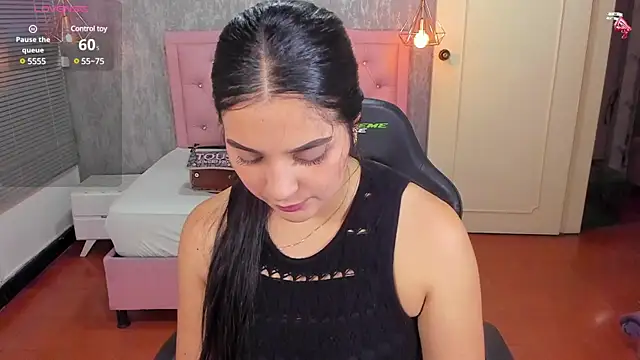 Snapshot of Hadley_ chatting on February 13, 3:07 am Hadley online show from February 13, 3:07 am