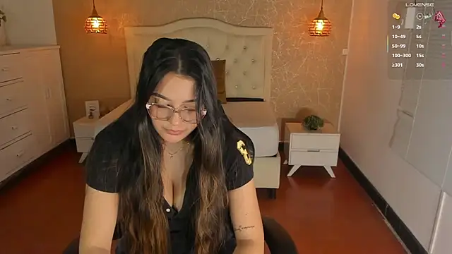 Snapshot of Hadley_ chatting on October 28, 2:59 am Hadley online show from October 28, 2:59 am