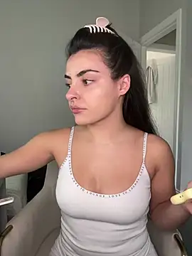 cute carly  online show from May 15, 10:00 am