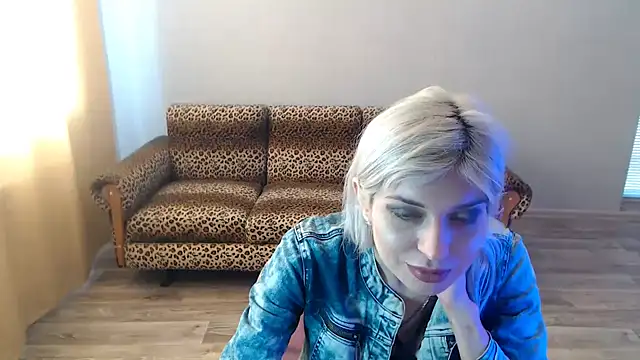 SexyBeatriice online show from February 21, 10:28 am