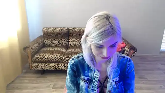 SexyBeatriice online show from February 22, 7:23 am