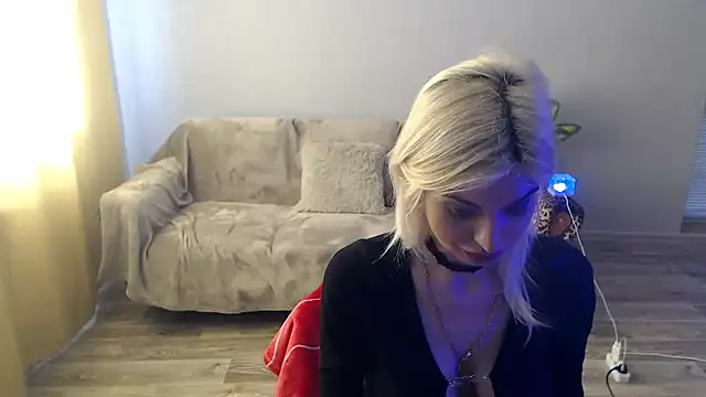 SexyBeatriice online show from March 31, 6:25 am