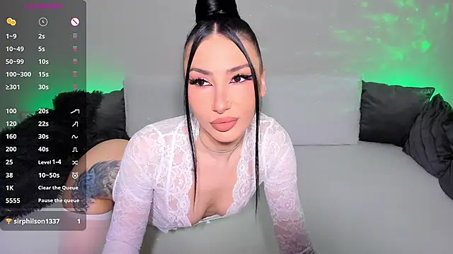 Snapshot of VickyBooXXX chatting on March 17, 1:10 am VickyBooXXX online show from March 17, 1:10 am