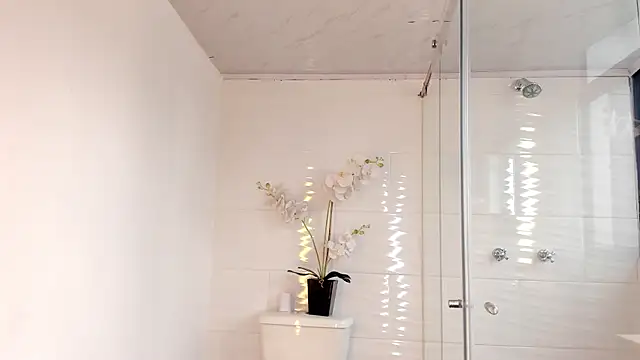 AliDiaz  online show from March 1, 6:54 pm