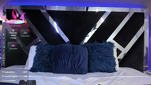 AliDiaz  online show from October 9, 7:12 pm