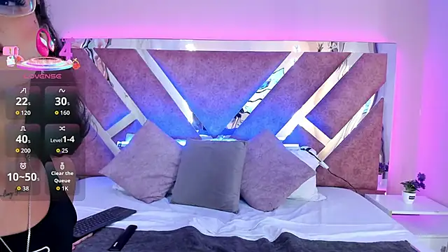 AliDiaz  online show from October 17, 7:38 pm