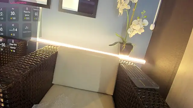 AliDiaz  online show from November 25, 7:47 pm