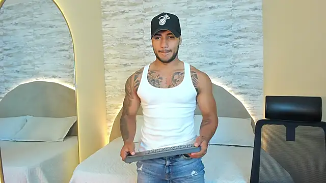 Snapshot of lennox_ray chatting on February 20, 12:15 pm lennox ray online show from February 20, 12:15 pm
