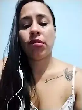 Snapshot of kamila_lovee chatting on February 5, 3:13 am kamila lovee online show from February 5, 3:13 am