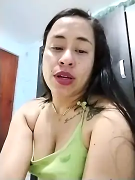 Snapshot of kamila_lovee chatting on February 8, 5:08 am kamila lovee online show from February 8, 5:08 am