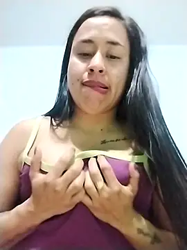 Snapshot of kamila_lovee chatting on February 10, 2:41 am kamila lovee online show from February 10, 2:41 am