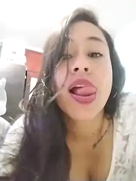 Snapshot of kamila_lovee chatting on February 11, 2:03 am kamila lovee online show from February 11, 2:03 am