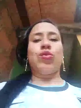 Snapshot of kamila_lovee chatting on February 16, 6:43 pm kamila lovee online show from February 16, 6:43 pm