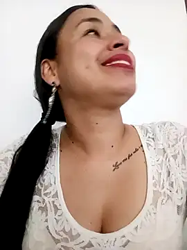 Snapshot of kamila_lovee chatting on February 20, 9:53 pm kamila lovee online show from February 20, 9:53 pm