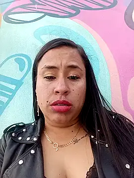 Snapshot of kamila_lovee chatting on February 28, 9:55 pm kamila lovee online show from February 28, 9:55 pm