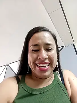 Snapshot of kamila_lovee chatting on March 11, 3:12 pm kamila lovee online show from March 11, 3:12 pm