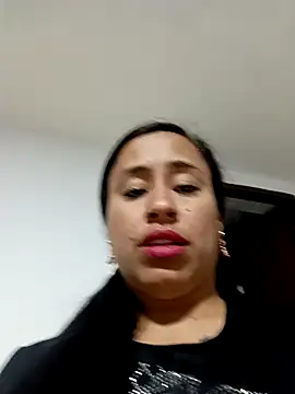 Snapshot of kamila_lovee chatting on March 14, 11:11 pm kamila lovee online show from March 14, 11:11 pm