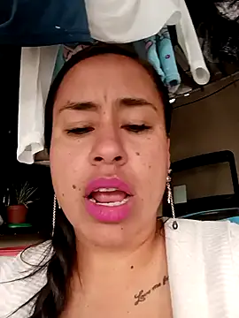 Snapshot of kamila_lovee chatting on March 18, 10:58 pm kamila lovee online show from March 18, 10:58 pm
