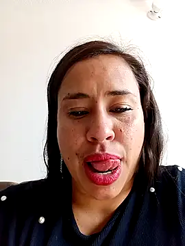 Snapshot of kamila_lovee chatting on March 22, 8:26 pm kamila lovee online show from March 22, 8:26 pm