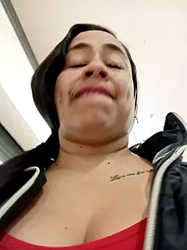 Snapshot of kamila_lovee chatting on September 16, 3:35 pm kamila lovee online show from September 16, 3:35 pm