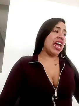 Snapshot of kamila_lovee chatting on September 22, 7:05 pm kamila lovee online show from September 22, 7:05 pm