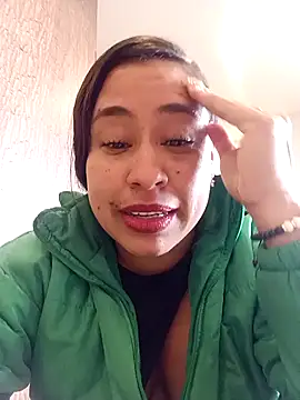 Snapshot of kamila_lovee chatting on September 23, 4:54 pm kamila lovee online show from September 23, 4:54 pm