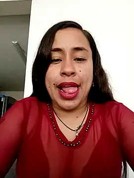 Snapshot of kamila_lovee chatting on October 15, 7:25 pm kamila lovee online show from October 15, 7:25 pm