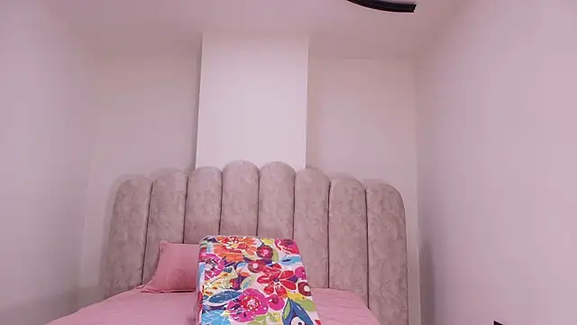 sharlott miller online show from December 3, 11:52 am