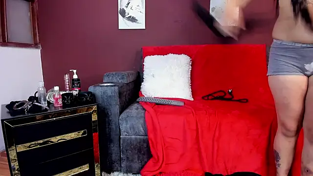 SOPHI WOLFF online show from February 4, 11:06 pm