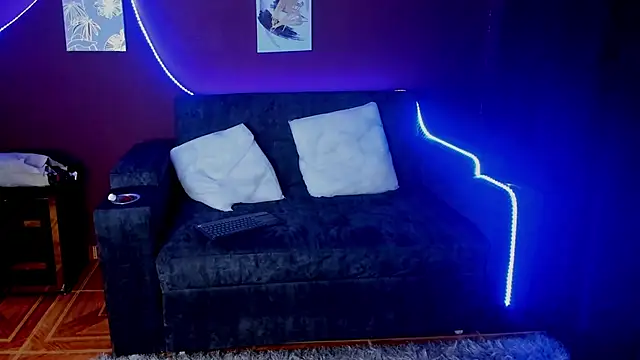 SOPHI WOLFF online show from March 7, 1:42 am