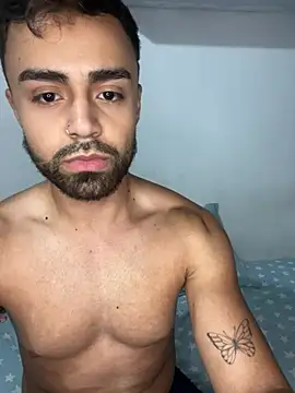 Snapshot of hornytwins15 chatting on February 16, 4:31 am hornytwins15 online show from February 16, 4:31 am