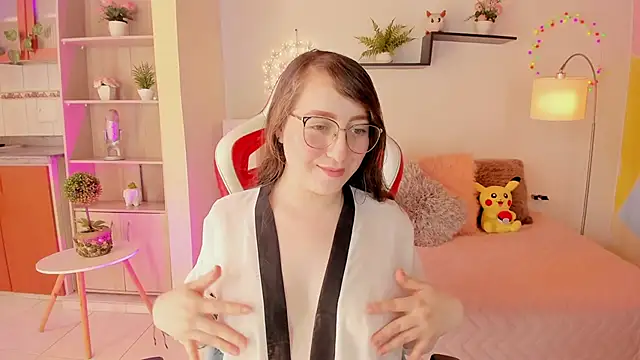 Snapshot of julietha_bianco_ chatting on March 6, 4:28 pm julietha bianco  online show from March 6, 4:28 pm