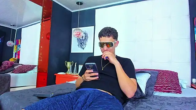 Thomas May4rs online show from March 13, 7:42 am